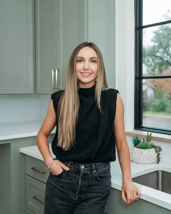 Lauren Holamon
